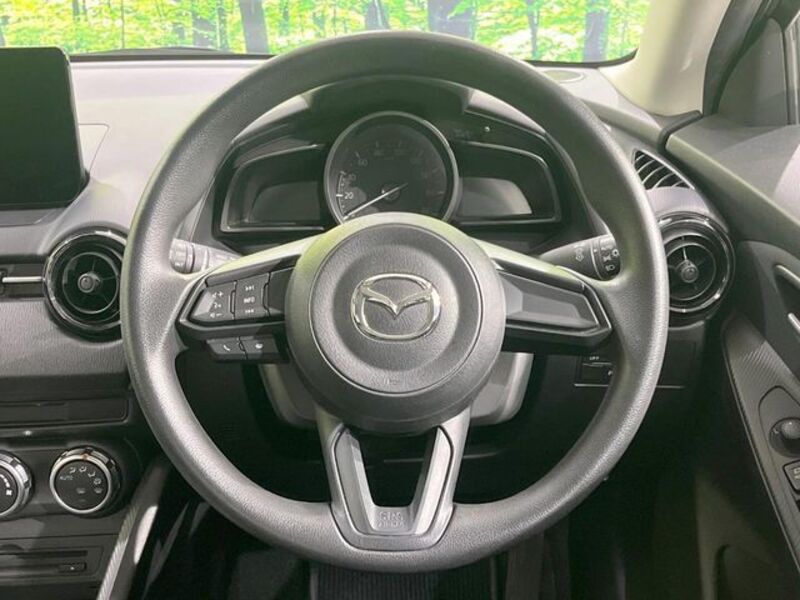 MAZDA2