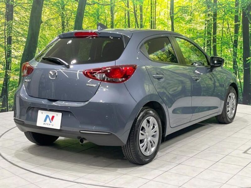 MAZDA2