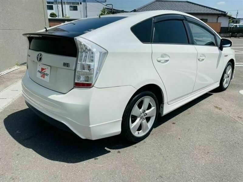 PRIUS-3