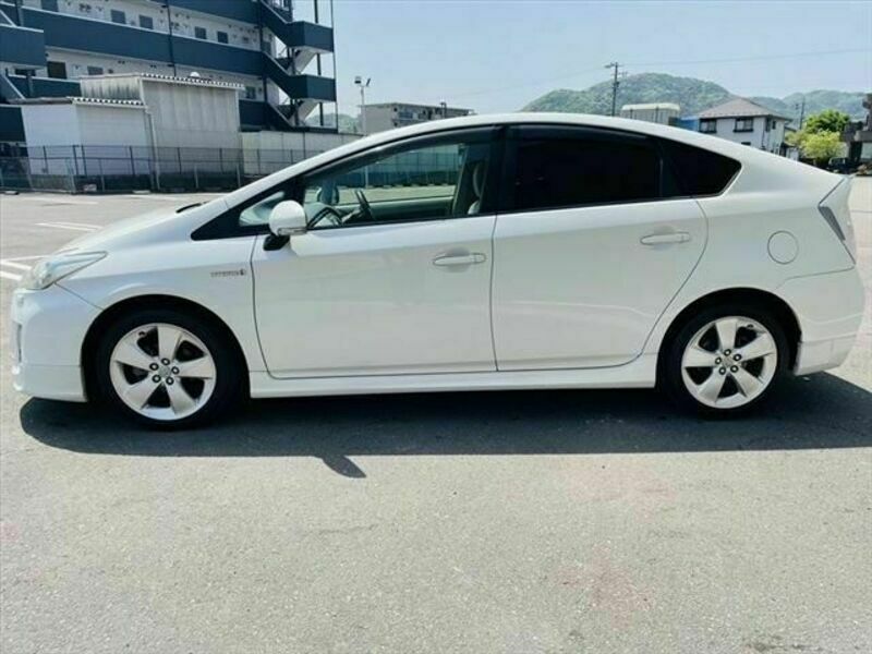 PRIUS-6