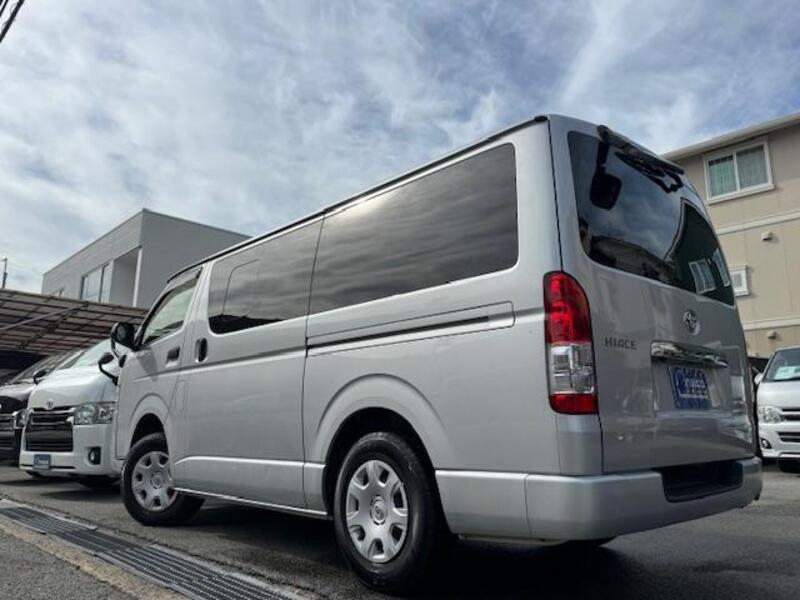 HIACE VAN