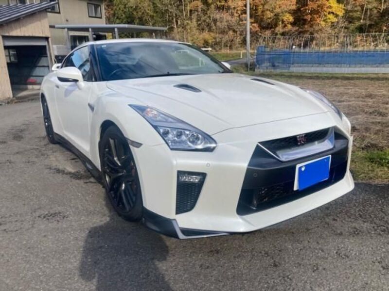 NISSAN GT-R