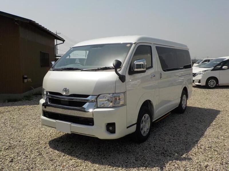TOYOTA HIACE WAGON