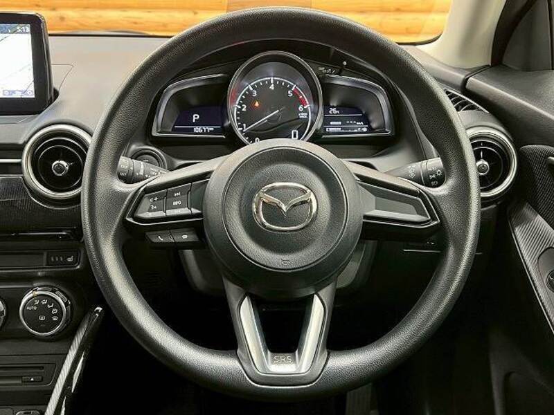 MAZDA2