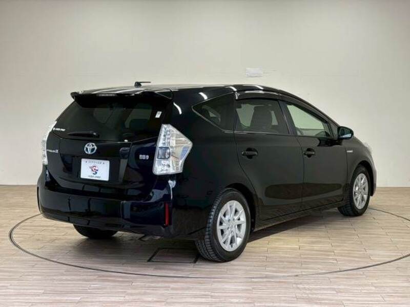 PRIUS ALPHA