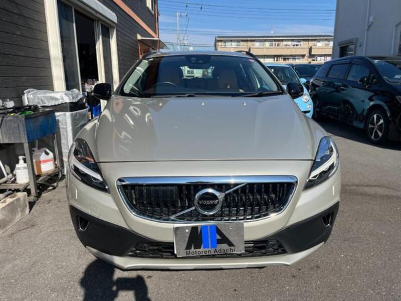 V40