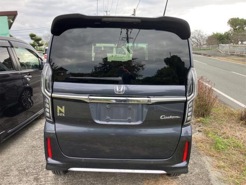 N BOX CUSTOM