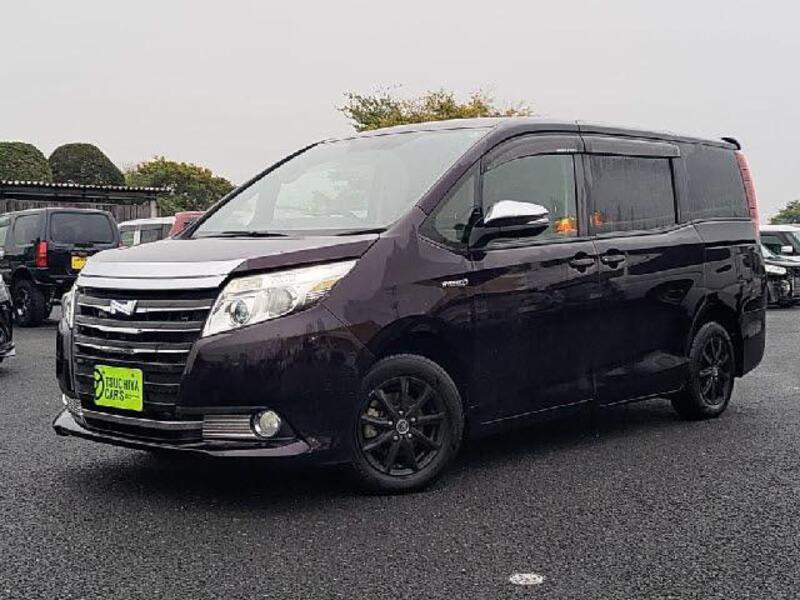 TOYOTA NOAH