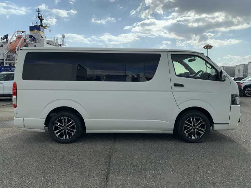 HIACE VAN