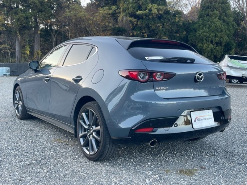 MAZDA3
