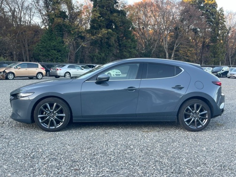 MAZDA3