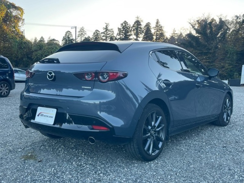 MAZDA3