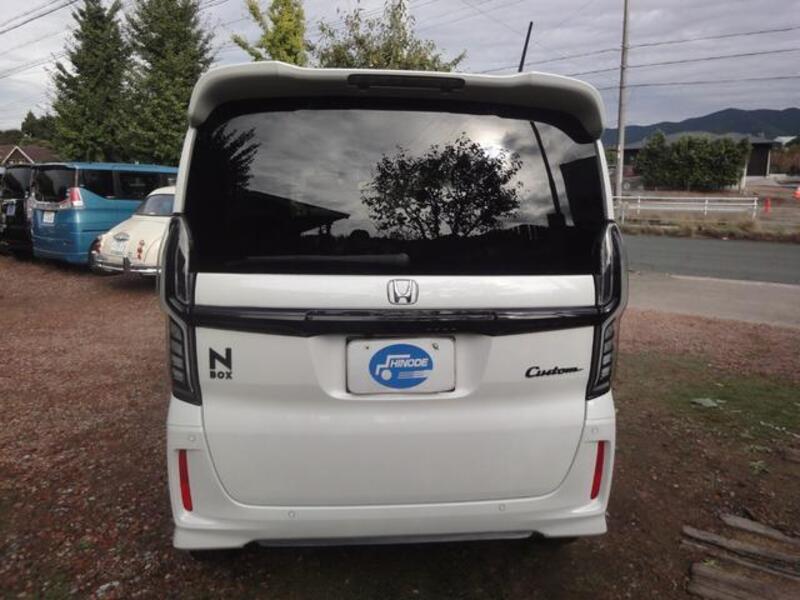 N BOX CUSTOM