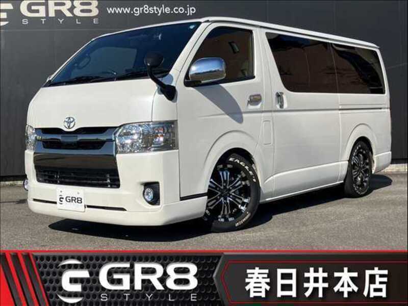 TOYOTA HIACE VAN