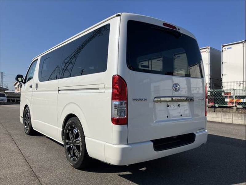 HIACE VAN