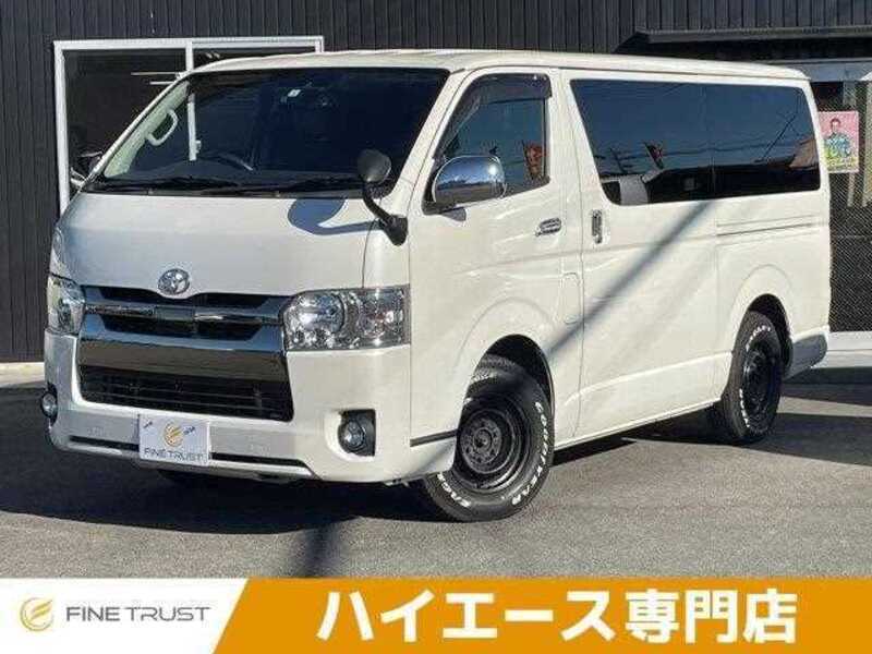 TOYOTA HIACE VAN