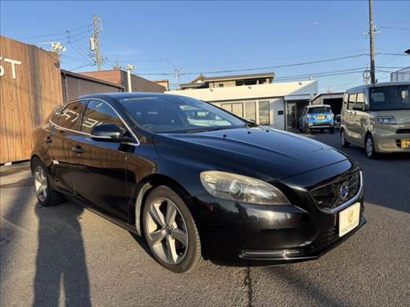 V40