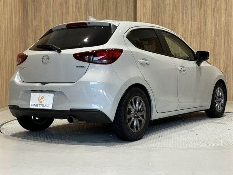 MAZDA2