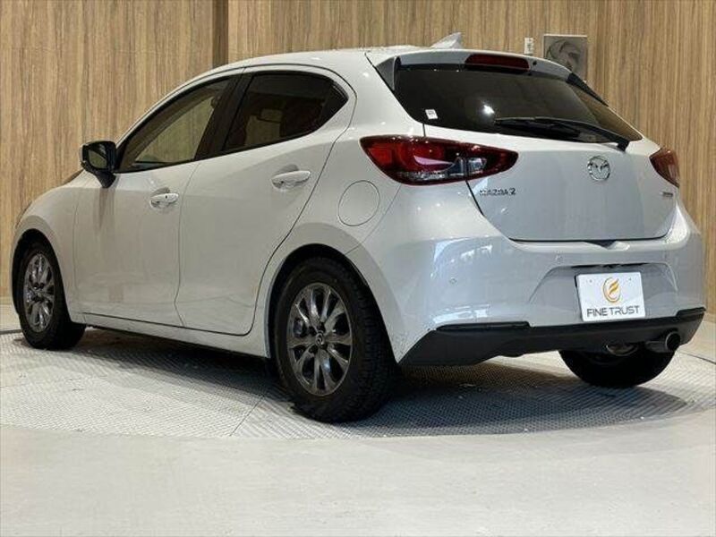 MAZDA2