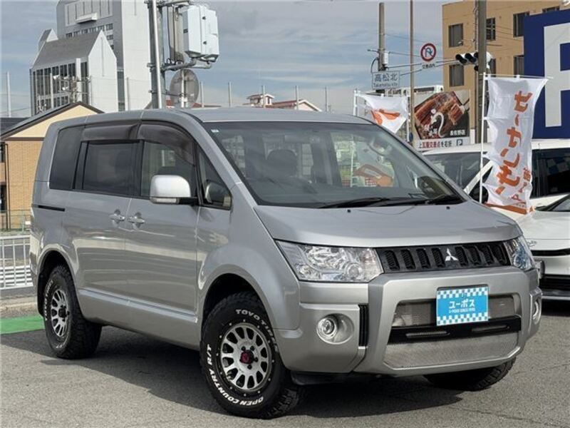 MITSUBISHI DELICA D5