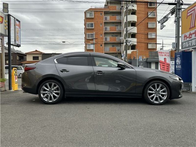 MAZDA3