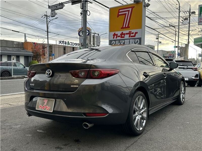 MAZDA3