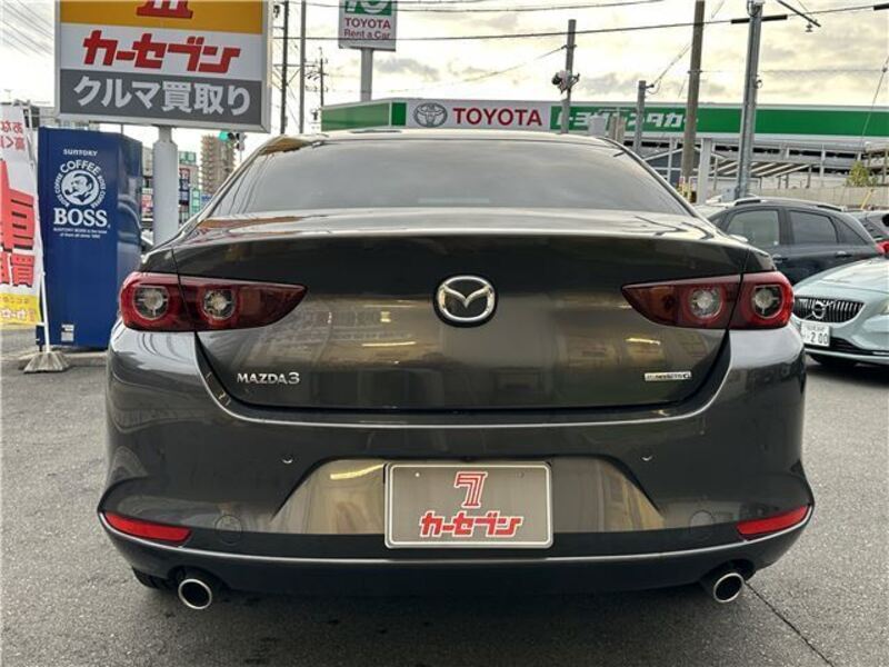 MAZDA3