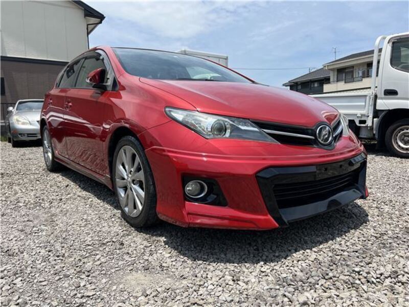 TOYOTA AURIS