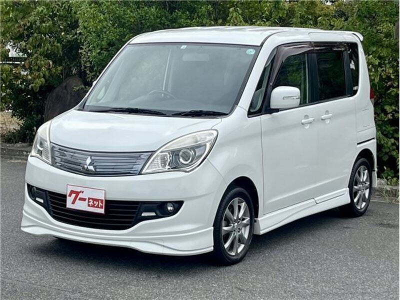 MITSUBISHI DELICA D2