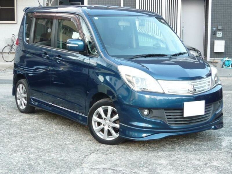 MITSUBISHI DELICA D2