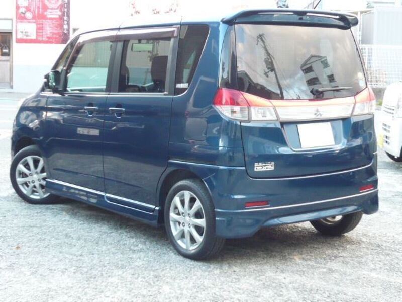 DELICA D2