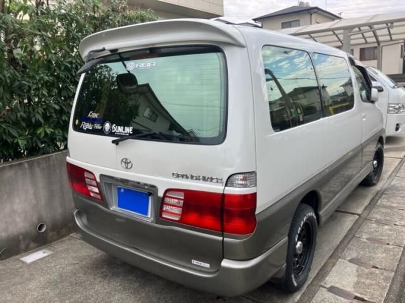 GRAND HIACE