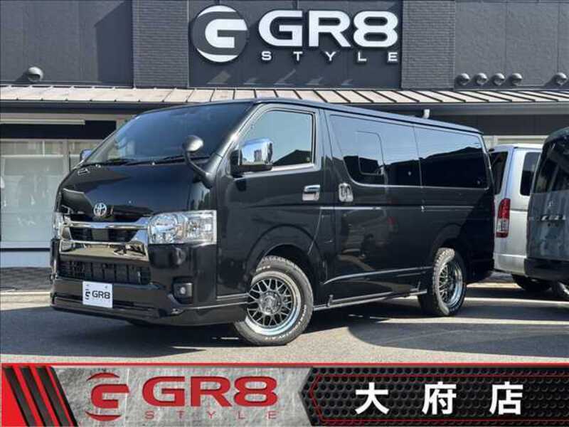 TOYOTA HIACE VAN