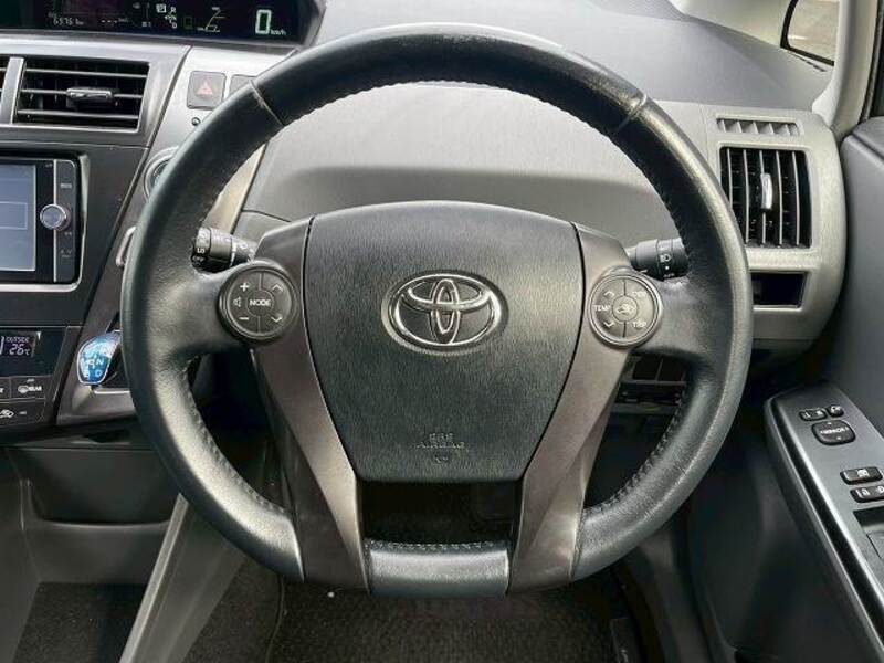 PRIUS ALPHA