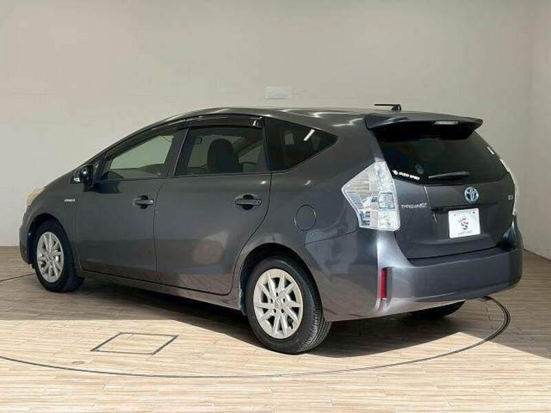 PRIUS ALPHA
