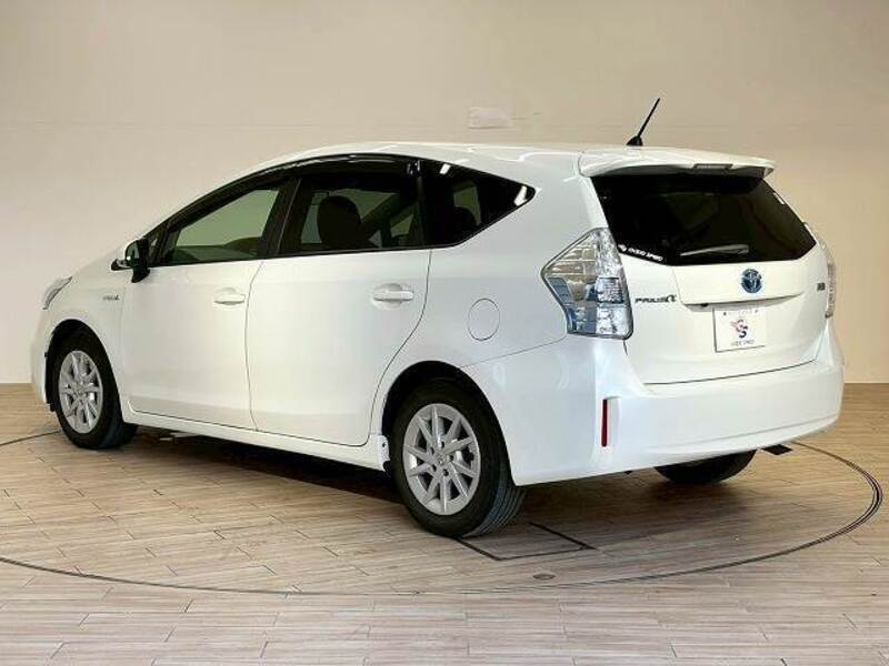 PRIUS ALPHA