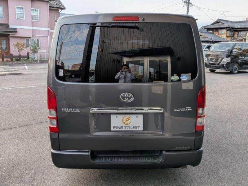HIACE VAN