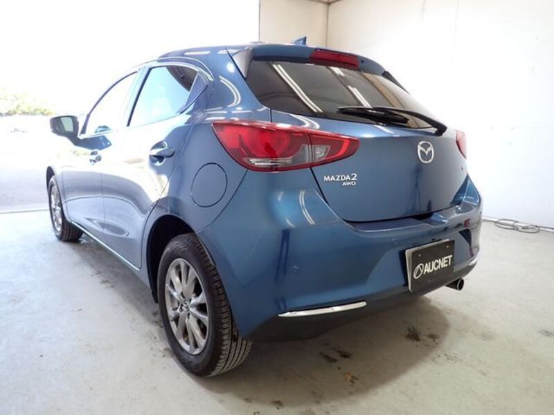 MAZDA2