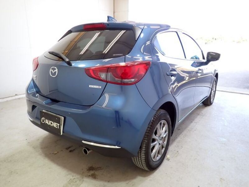 MAZDA2