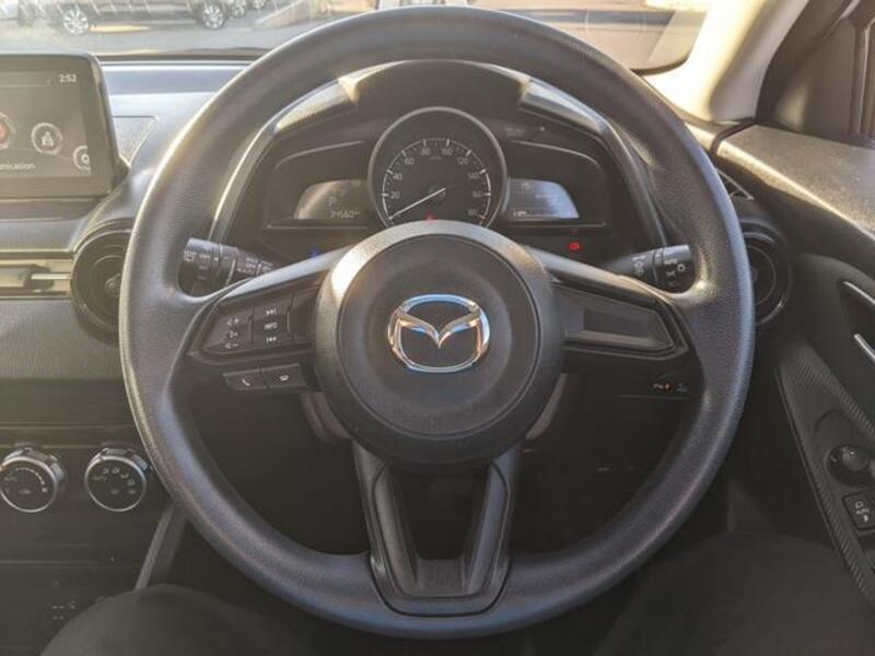 MAZDA2