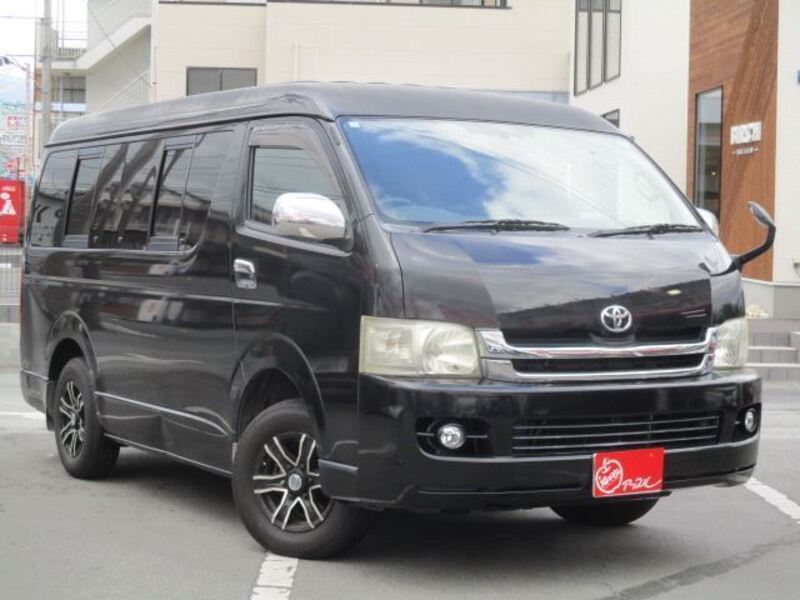 TOYOTA HIACE