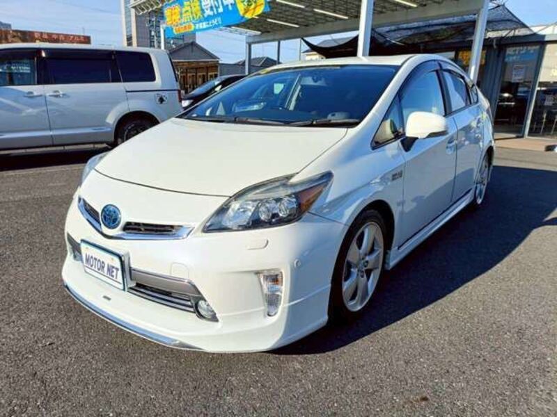TOYOTA PRIUS PHV