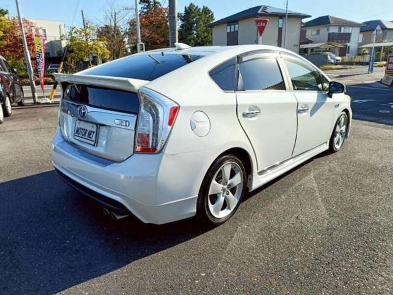 PRIUS PHV