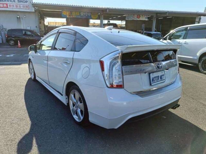 PRIUS PHV