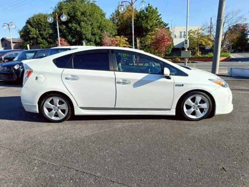 PRIUS PHV