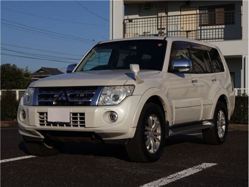 MITSUBISHI PAJERO