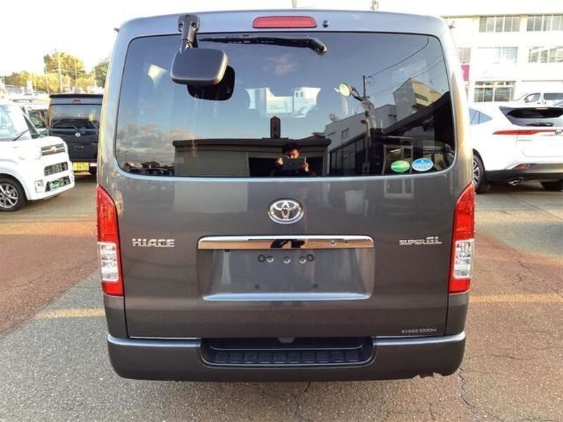 HIACE VAN
