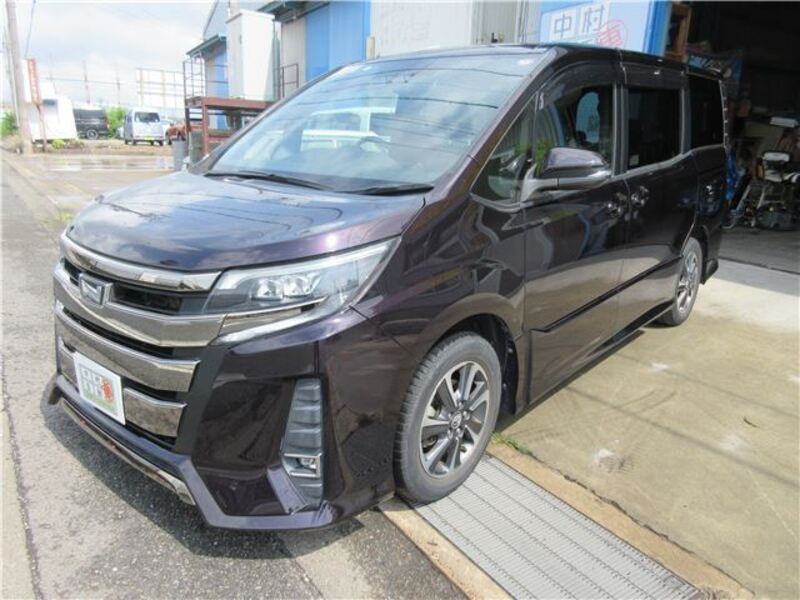 TOYOTA NOAH