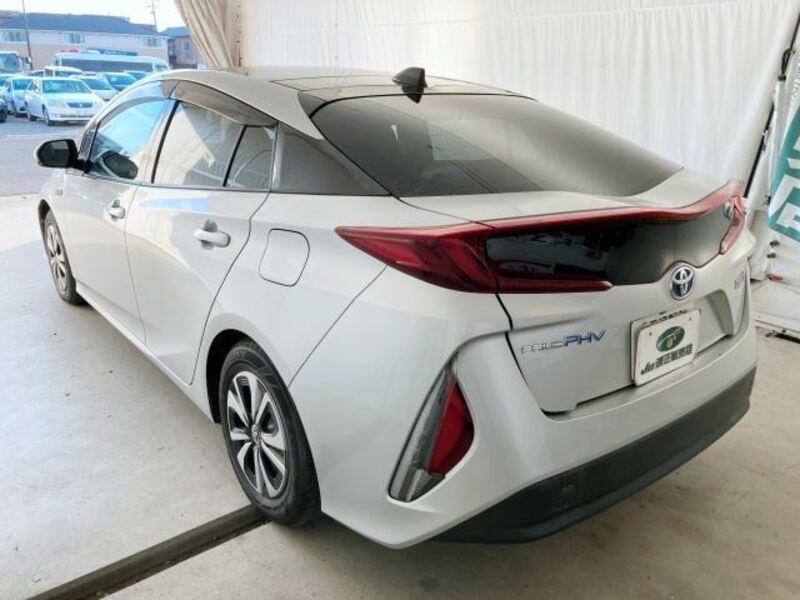 PRIUS PHV