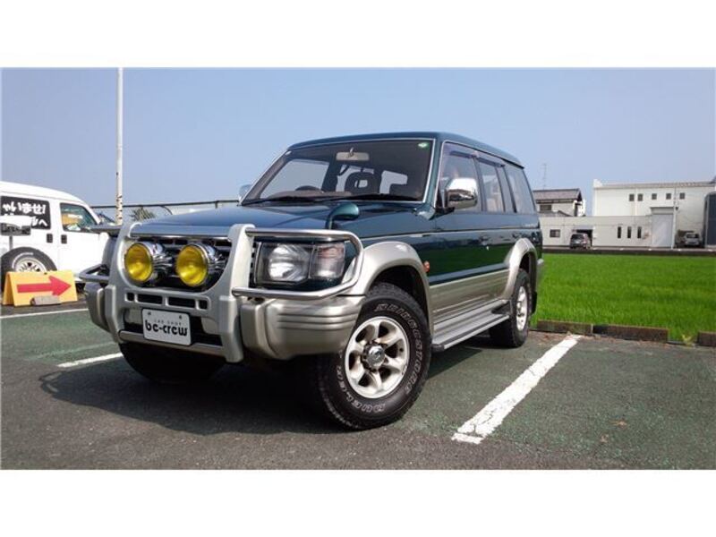 MITSUBISHI PAJERO